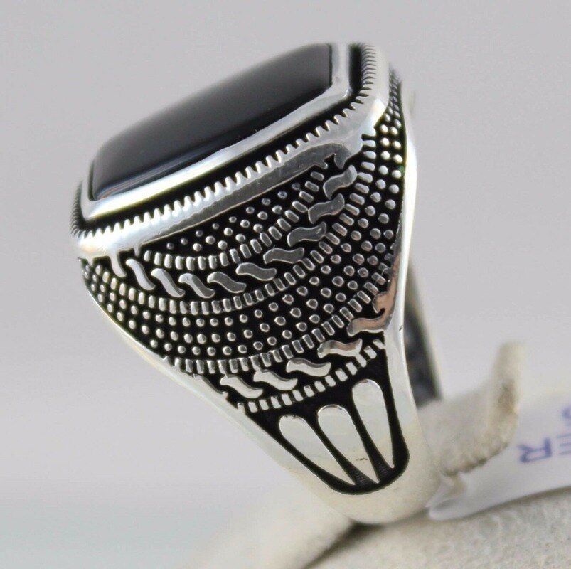 Retro Pattern Black Faced Zircon Ring Sideview left