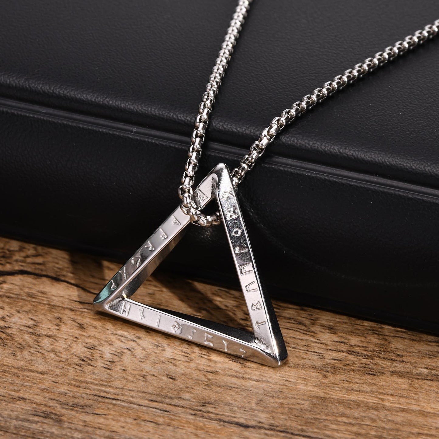 Triangle Viking Necklace for Men_Silver2