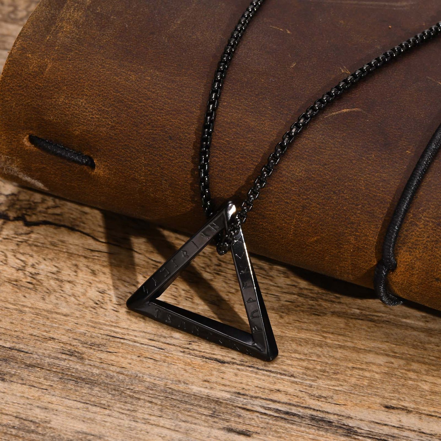 Triangle Viking Necklace for Men_black